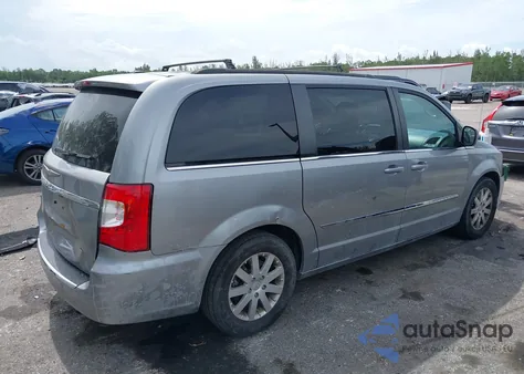 2013 Chrysler Town & Country Touring z USA, uszkodzony, nr VIN 2C4RC1BGXDR665255